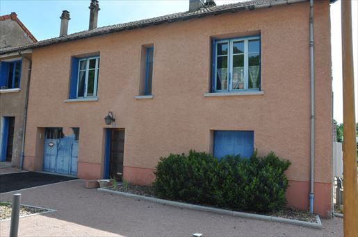 Maison 4 pièces 92 m² · à Lapalisse · 92 m² · 76 000 €