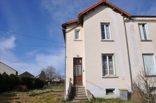 Maison 4 pièces 65 m² · à Lapalisse · 65 m² · 60 000 €
