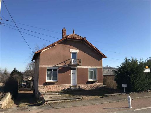 Maison 5 pièces 118 m² · à Saint-Martin-d'Estréaux · 118 m² · 158 000 €
