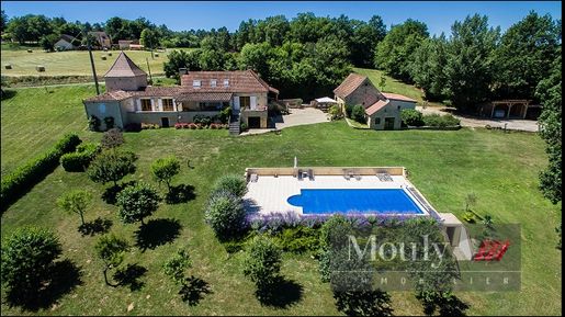 Maison 9 pièces 230 m² · à Cazals · 230 m² · 795 000 €