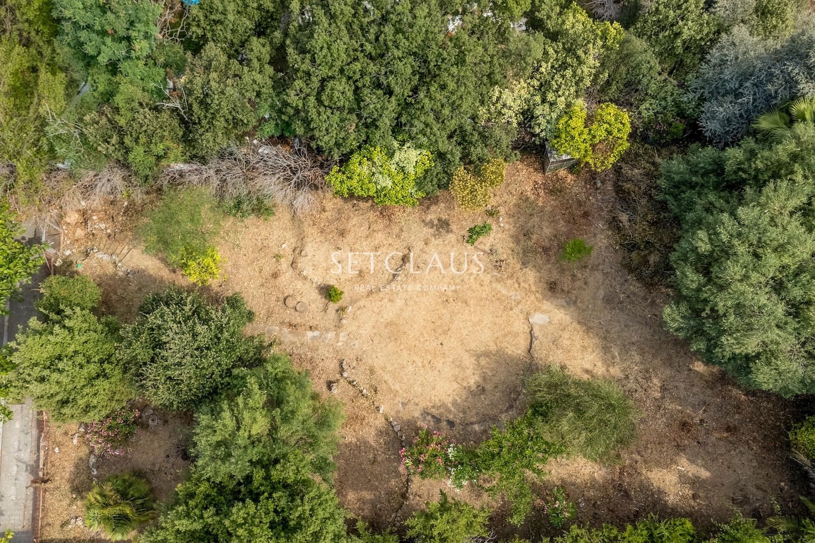 Sunny buildable plot in El Masnou