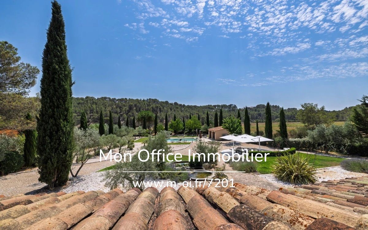 Maison à vendre, 760m², Saint-Marc-Jaumegarde