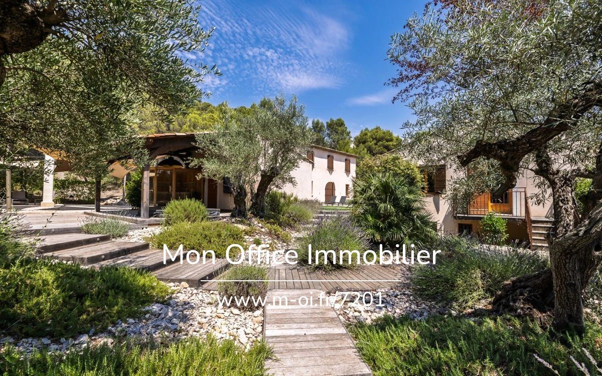Maison à vendre, 760m², Saint-Marc-Jaumegarde
