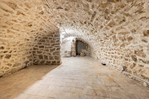 Appartement 1 pièce 47 m² · à Aix-en-Provence · 47 m² · 33 000 €