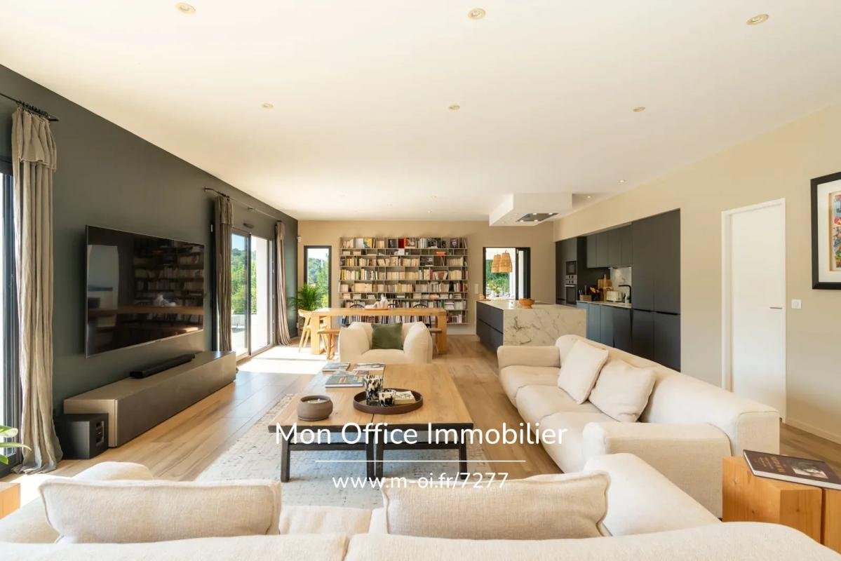 Maison à vendre, 240m², Saint-Marc-Jaumegarde