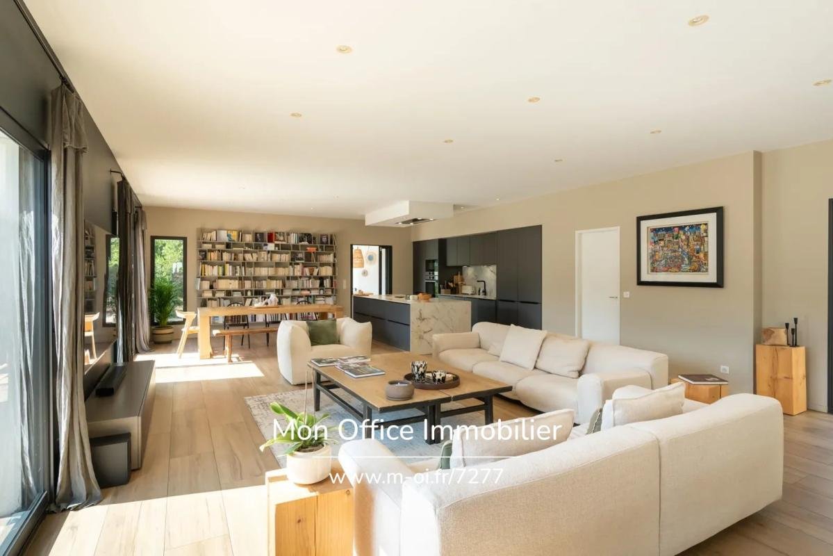 Maison à vendre, 240m², Saint-Marc-Jaumegarde