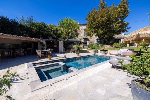 Maison 8 pièces 317 m² · à Coudoux · 317 m² · 1 300 000 €