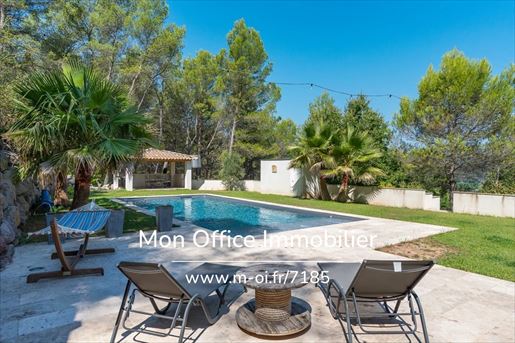 Maison 6 pièces 250 m² · à Rognes · 250 m² · 1 390 000 €