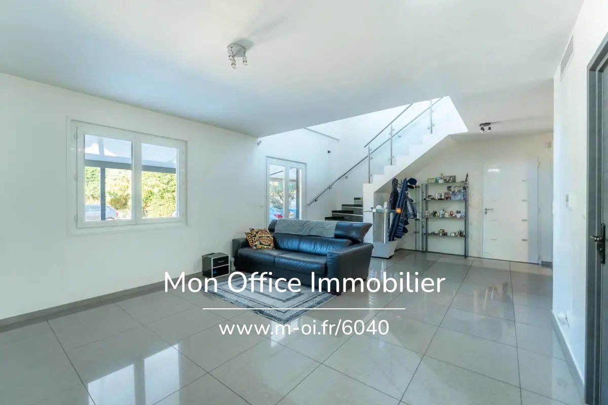 Maison à vendre, 166m², Mimet