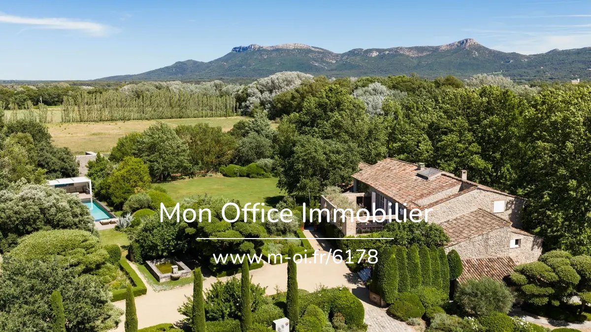 Maison à vendre, 555m², Trets