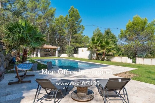 Maison 6 pièces 250 m² · à Rognes · 250 m² · 1 340 000 €