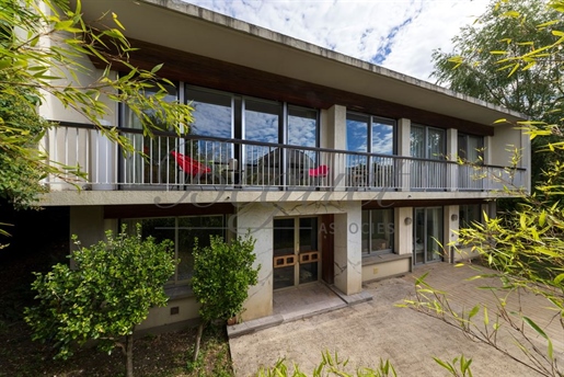 Maison 12 pièces 310 m² · à Saint-Cloud · 310 m² · 2 490 000 €