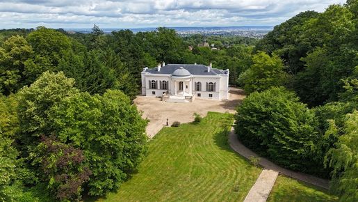 Maison 9 pièces 700 m² à Louveciennes
