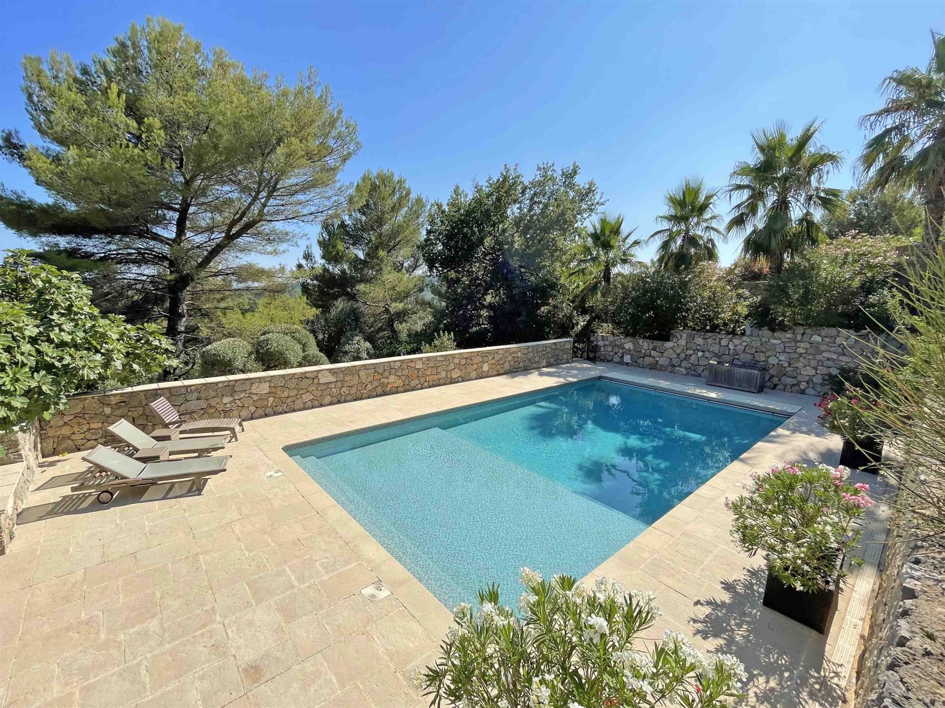 Maison à vendre, 240m², Tourrettes-sur-Loup