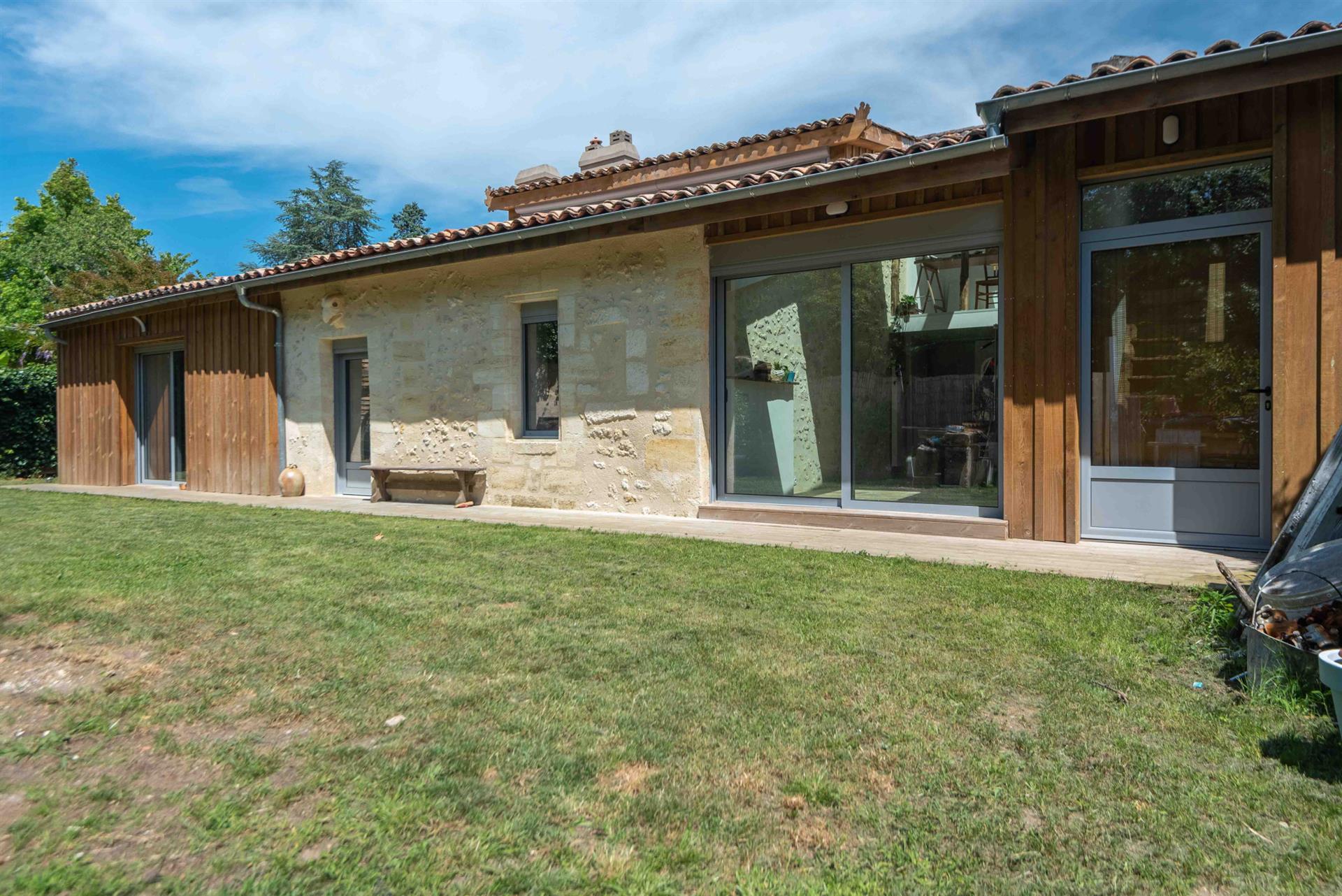 Maison à vendre, 299m², Saint-Caprais-de-Bordeaux