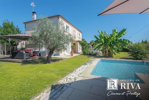Maison 7 pièces 193 m² · à Carignan-de-Bordeaux · 193 m² · 599 000 €