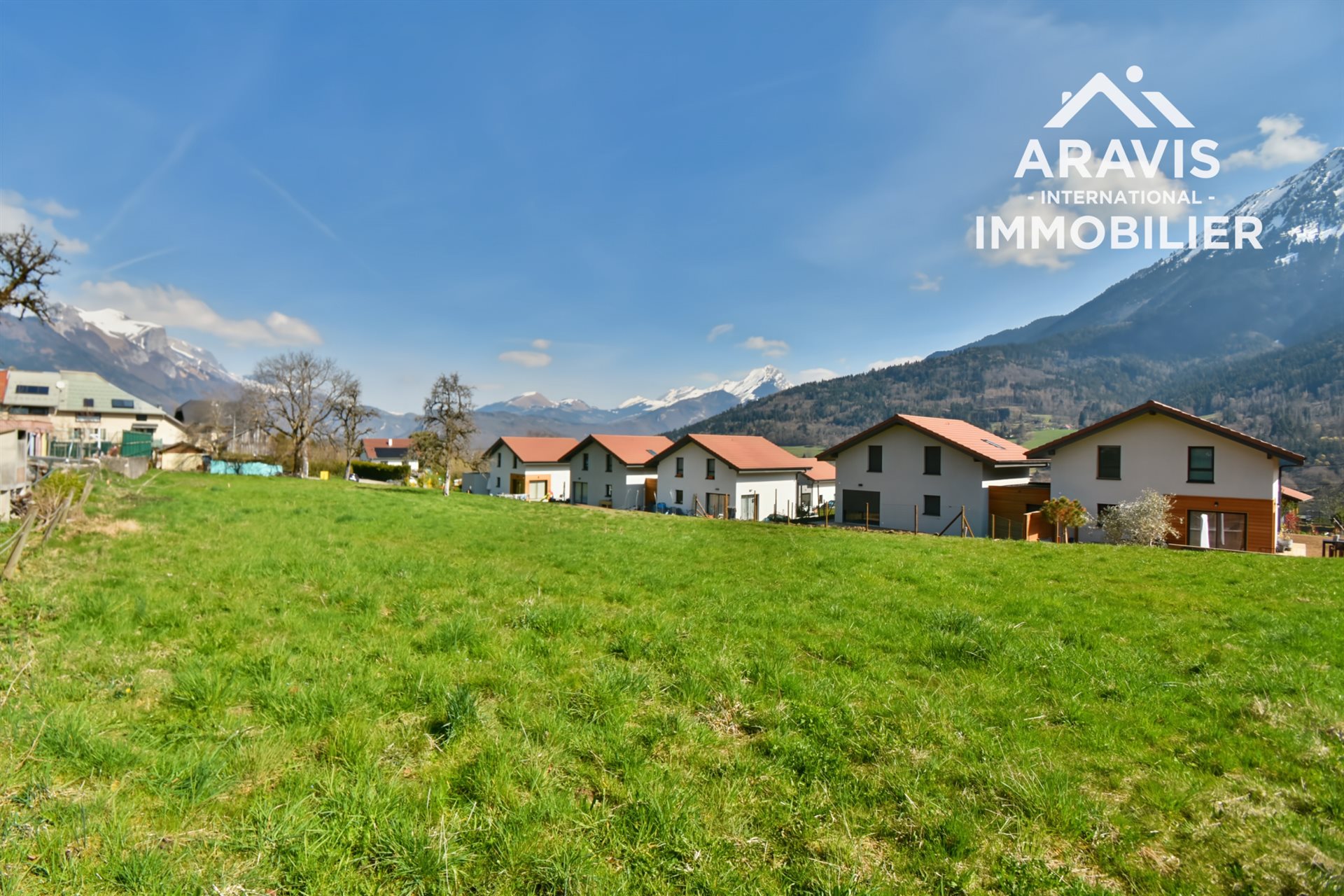 Zeme, 1114 m²