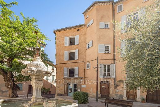 Maison 3 pièces 95 m² · à Cotignac · 95 m² · 300 000 €