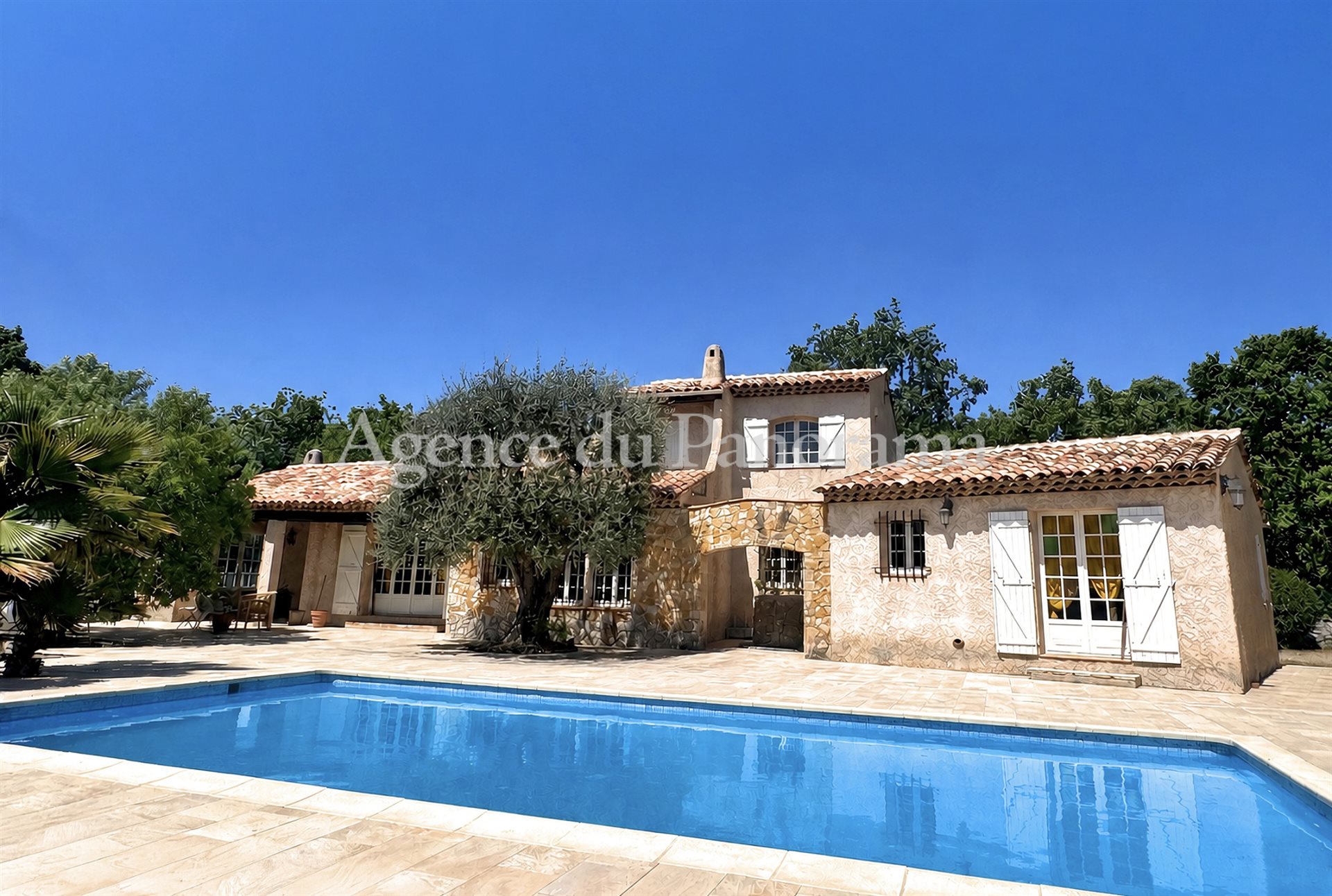 Maison à vendre, 191m², Saint-Cézaire-sur-Siagne