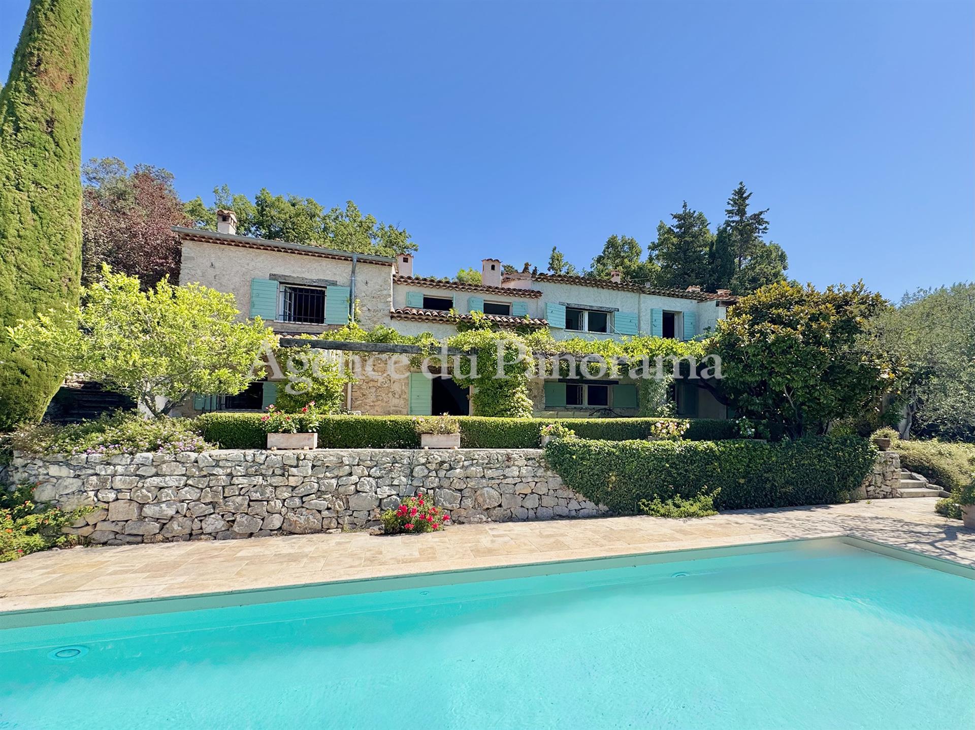 Maison à vendre, 245m², Saint-Cézaire-sur-Siagne