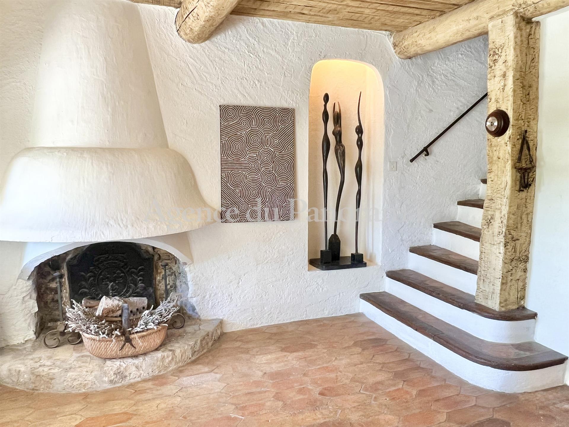 Maison à vendre, 245m², Saint-Cézaire-sur-Siagne