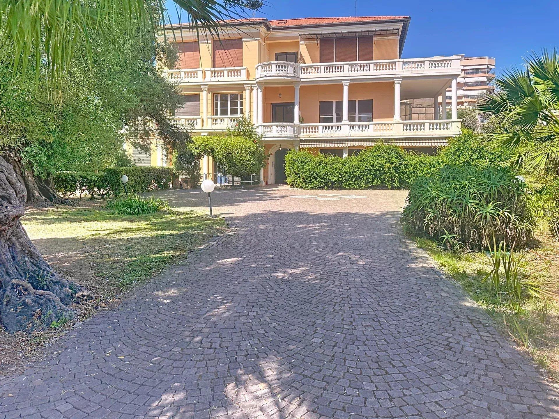 Appartement à vendre, 92m², Roquebrune-Cap-Martin