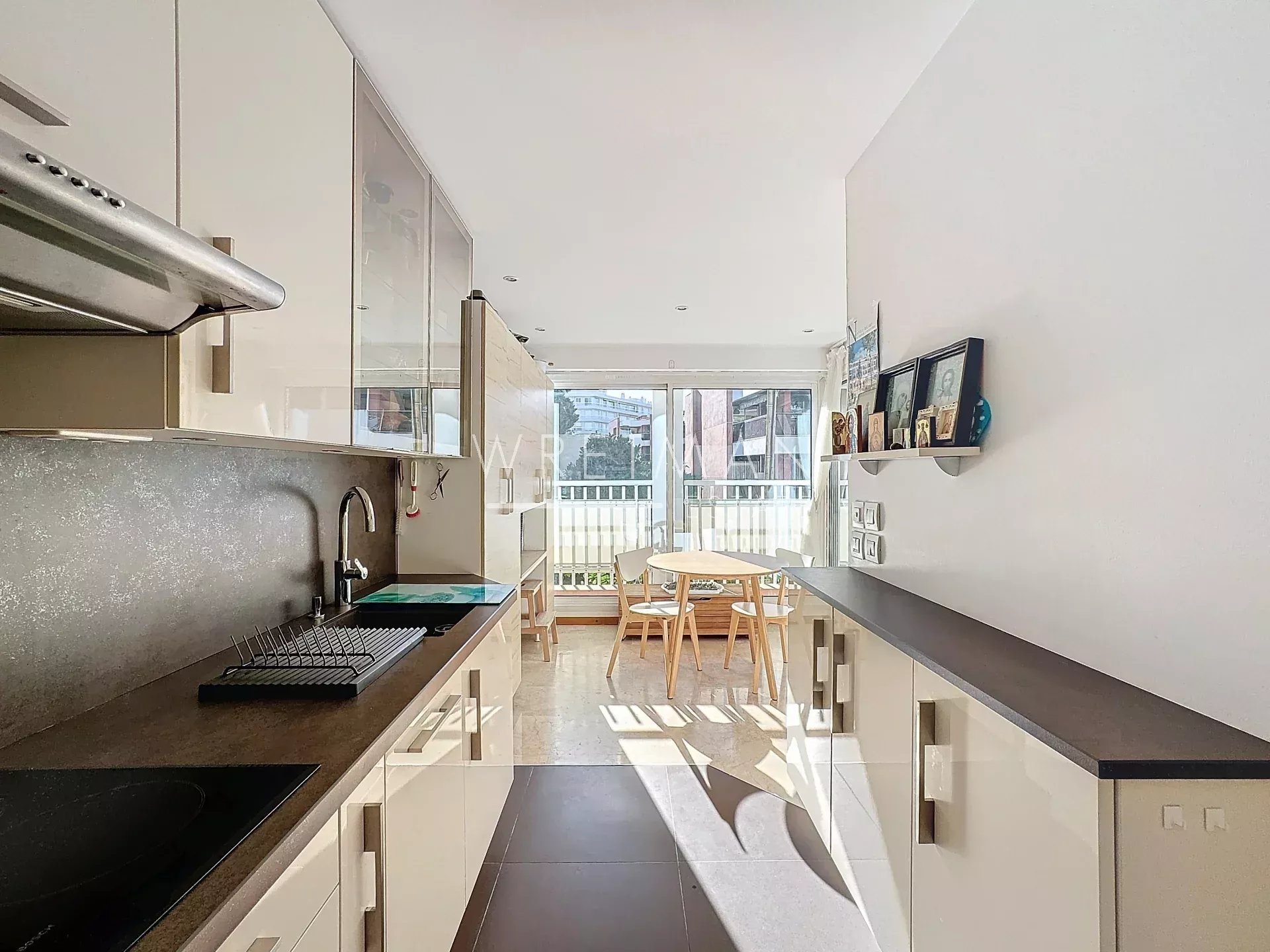 Appartement – Antibes, Centre Ville, Juan-les-Pins - Plus