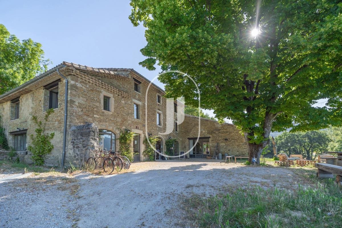 Maison à vendre, 356m², La Bégude-de-Mazenc
