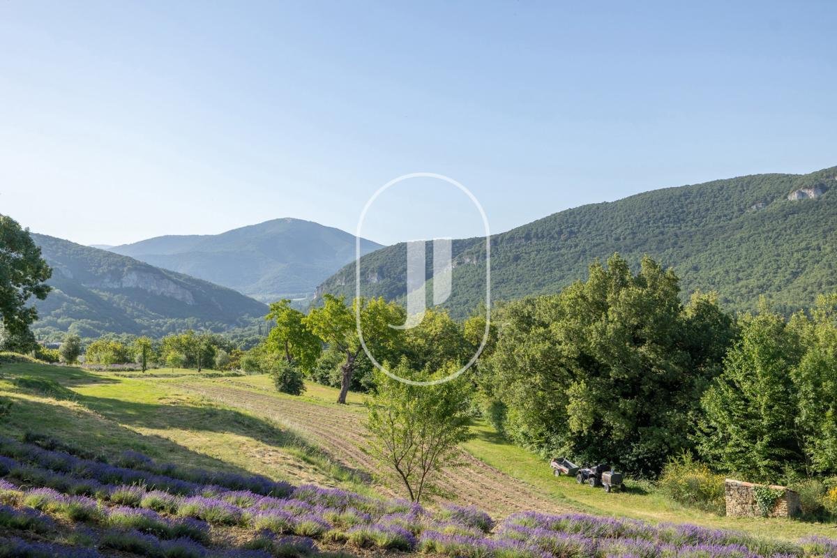 Maison à vendre, 356m², La Bégude-de-Mazenc