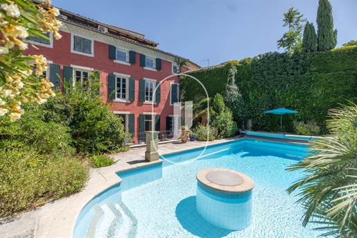 Maison 15 pièces 381 m² · à Montélimar · 381 m² · 950 000 €