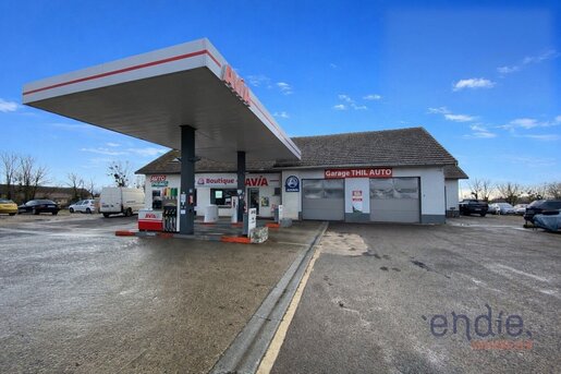 Parking 205 m² · à Chaussin · 205 m² · 275 000 €