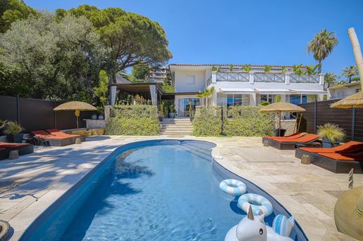 Maison 7 pièces 302 m² · à Cannes · 302 m² · 2 650 000 €