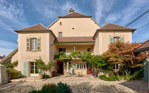 Maison 9 pièces 199 m² · à Villers-sous-Montrond · 199 m² · 430 000 €