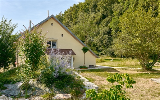 11 pièces 350 m² · à Saint-Germain · 350 m² · 490 000 €