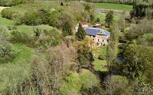 9 pièces 356 m² · à Rioz · 356 m² · 650 000 €