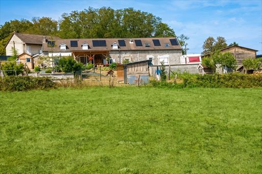 Maison 6 pièces 180 m² · à Chambilly · 180 m² · 244 900 €