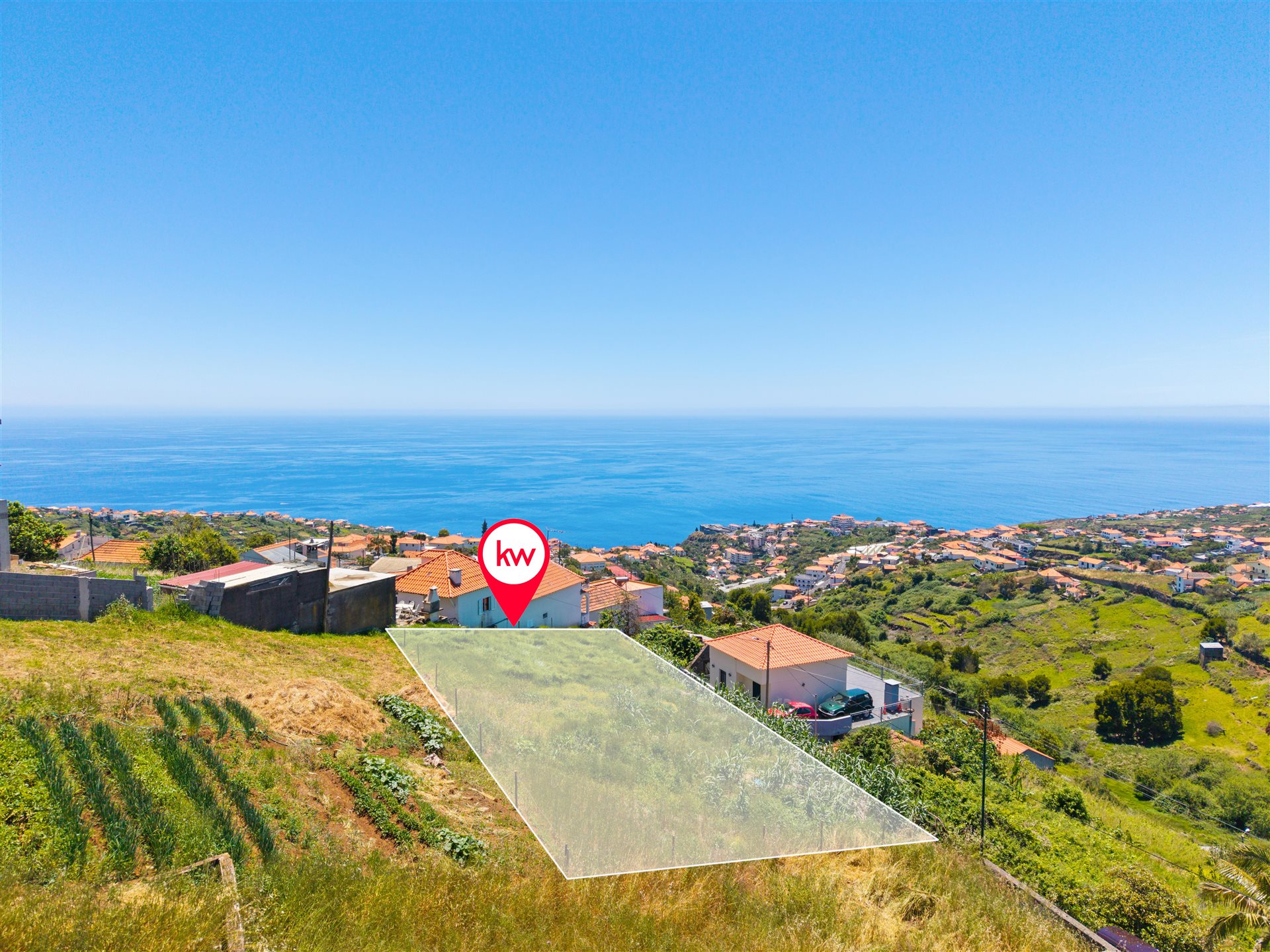 Lote de 637 m2 com vista para o mar e as montanhas em Achada do Sarilho – Lombo do Salão, Calheta