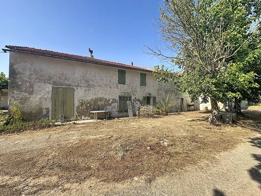 Maison 8 pièces 100 m² · à Eygalières · 100 m² · 3 100 000 €