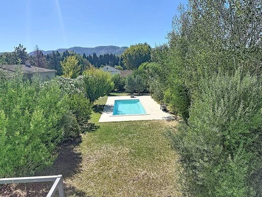 Maison 4 pièces 150 m² · à Saint-Rémy-de-Provence · 150 m² · 749 000 €