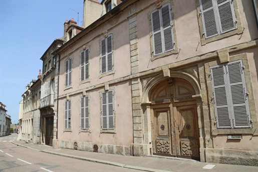Maison 10 pièces 390 m² · à Autun · 390 m² · 362 000 €