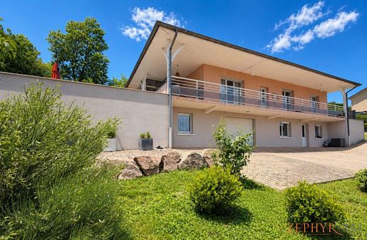 Maison 6 pièces 185 m² · à Chauffailles · 185 m² · 329 000 €
