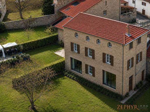 Maison 4 pièces 116 m² · à Val d'Oingt · 116 m² · 230 000 €