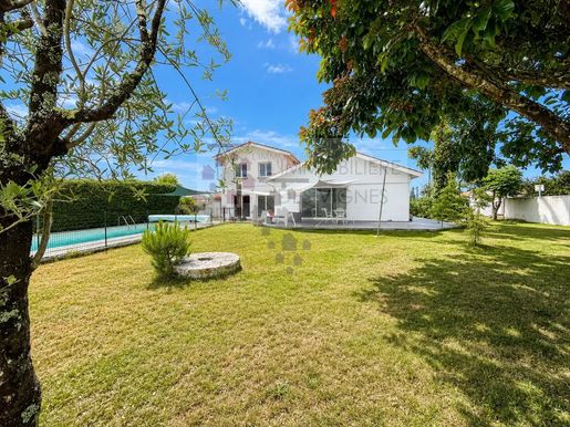Maison 5 pièces 169 m² · à Martillac · 169 m² · 449 500 €