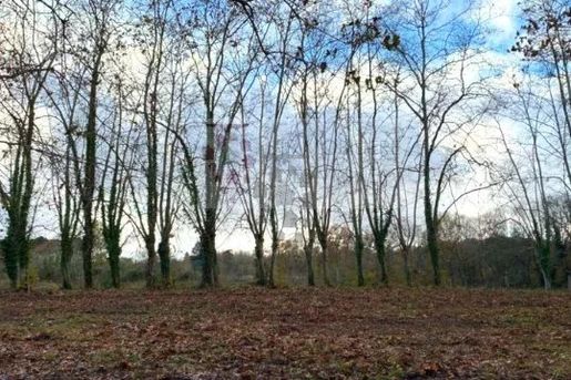 Terrain 858 m² · à Martillac · 858 m² · 189 850 €