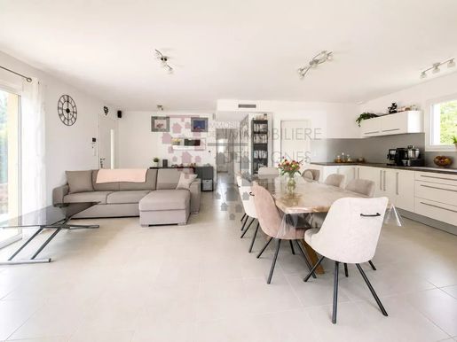 Maison 6 pièces 126 m² · à Martillac · 126 m² · 442 000 €