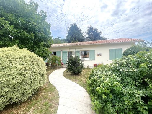 Maison 5 pièces 129 m² · à Castres-Gironde · 129 m² · 349 000 €