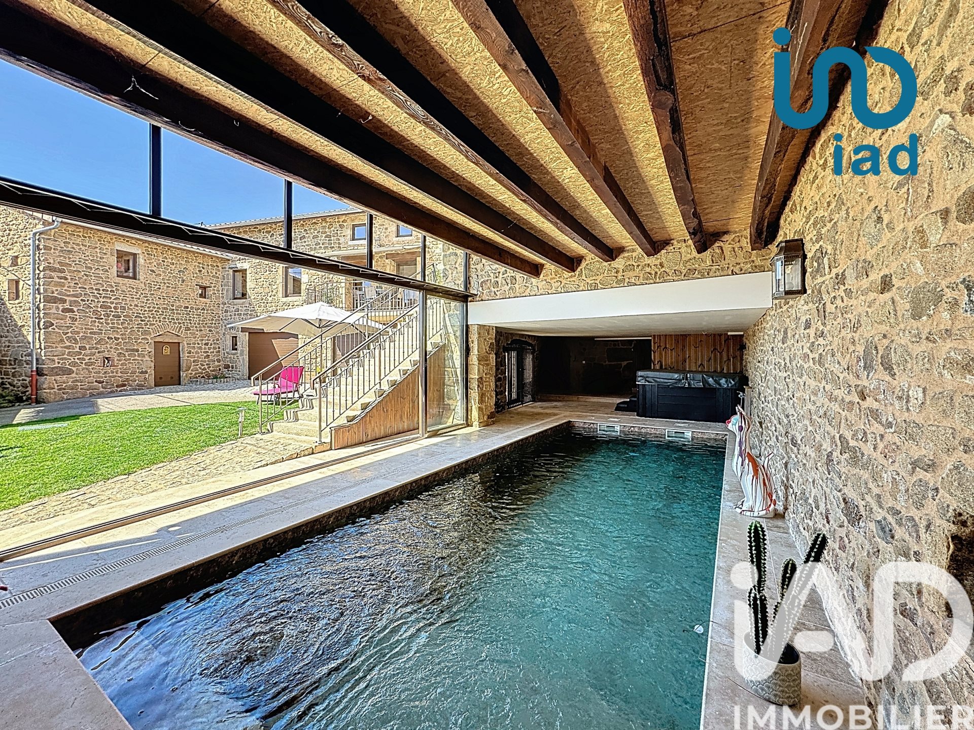 Maison à vendre, 234m², Maclas