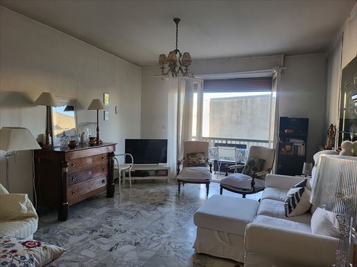 Appartement 3 pièces 50 m² · à Nîmes · 50 m² · 98 000 €