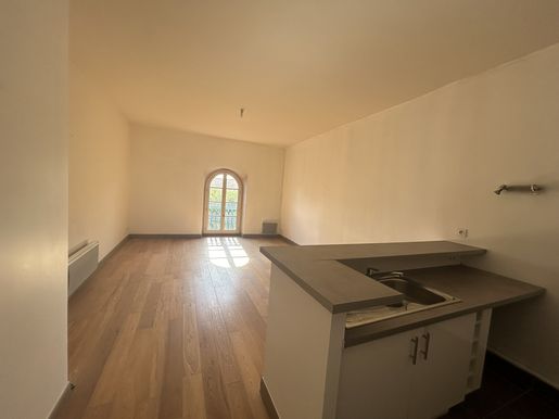 Appartement 3 pièces 75 m² · à Nîmes · 75 m² · 210 000 €