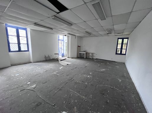 Appartement 8 pièces 150 m² · à Nîmes · 150 m² · 136 500 €